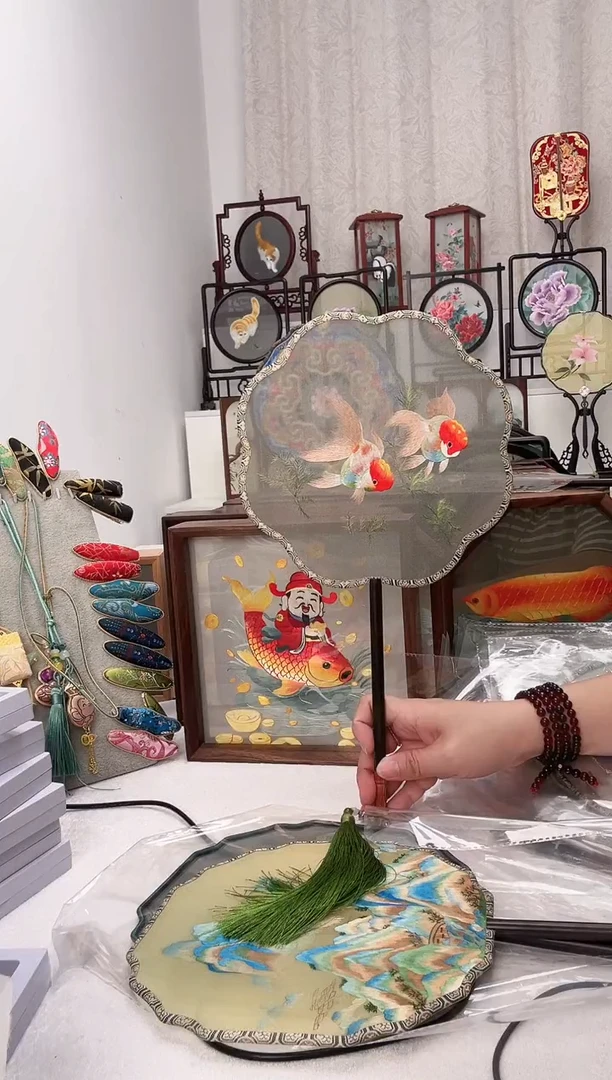 扇子苏绣作品手工团扇