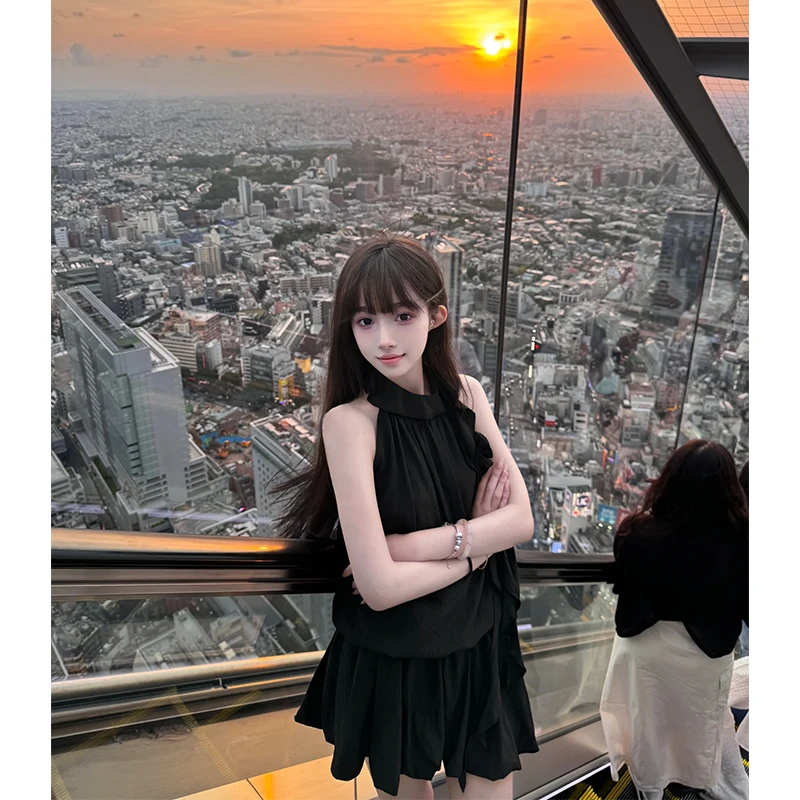 法式复古赫本风露肩挂脖连衣裙女夏季甜美设计感绝美无袖花苞短裙