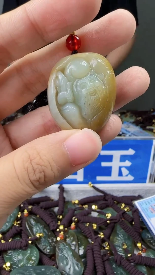 和田玉未镶嵌颈饰1