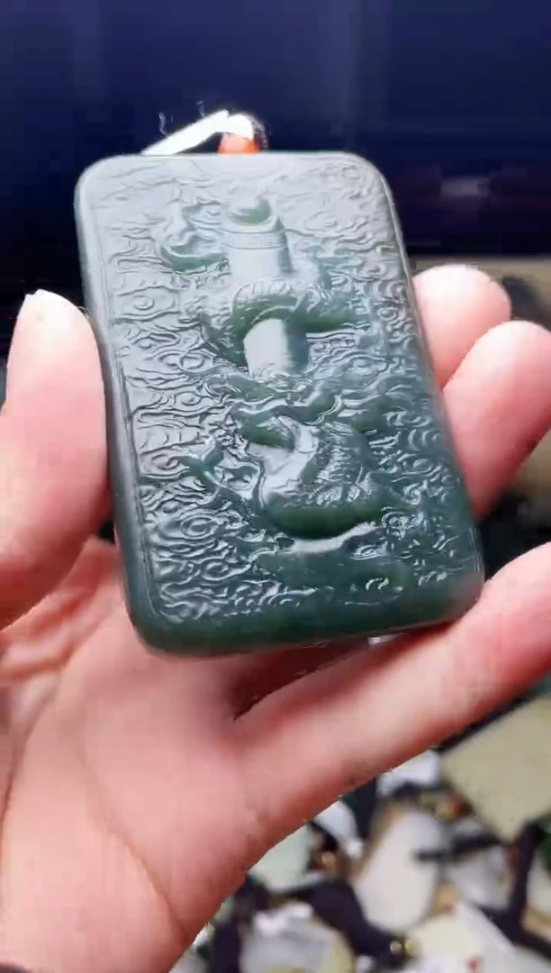 颈饰未镶嵌和田玉1
