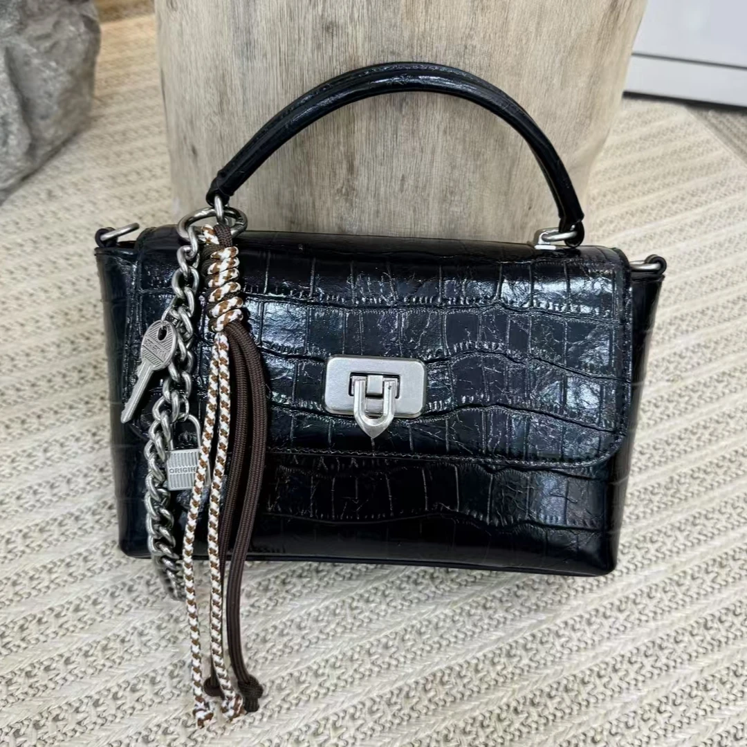 【芝麻集】QYX-9606-黑色RAIN.CUN简约腋下斜跨轻奢女包