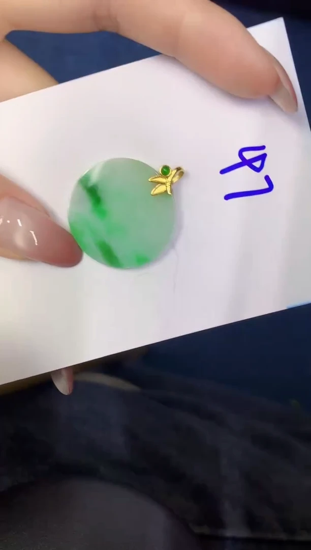 翡翠未镶嵌颈饰缅甸天然翡翠A货