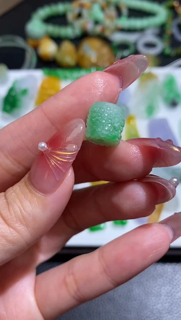 未镶嵌定制翡翠翡翠毛货~