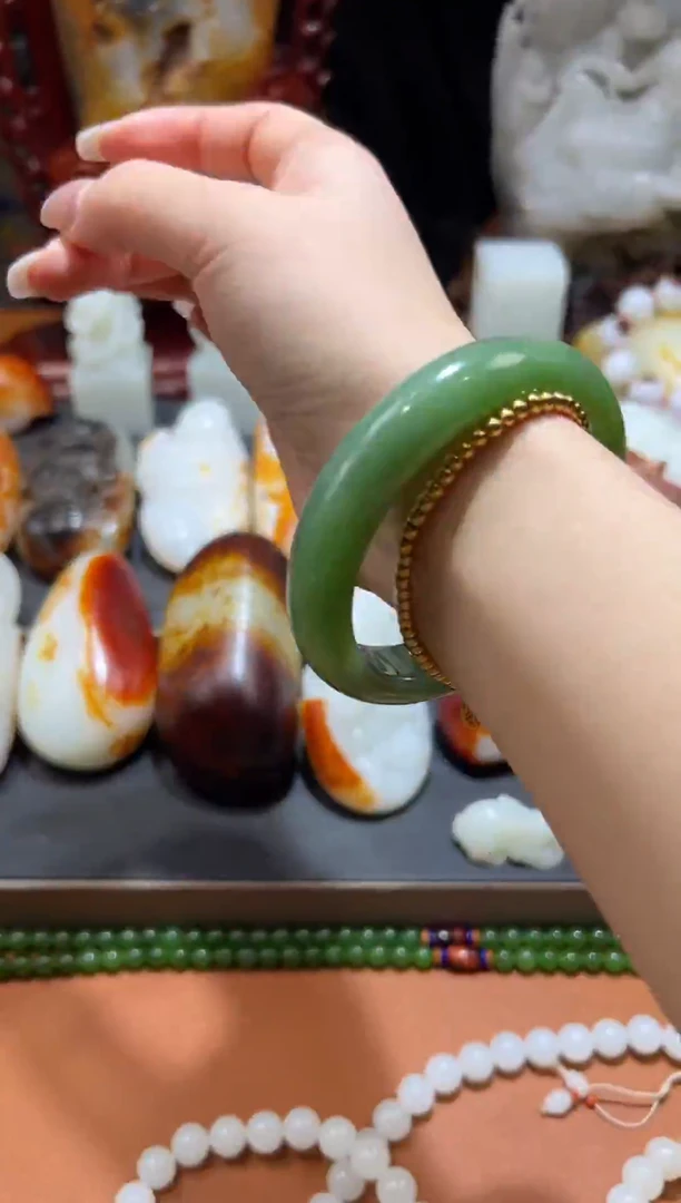 未镶嵌和田玉把件T*和田玉