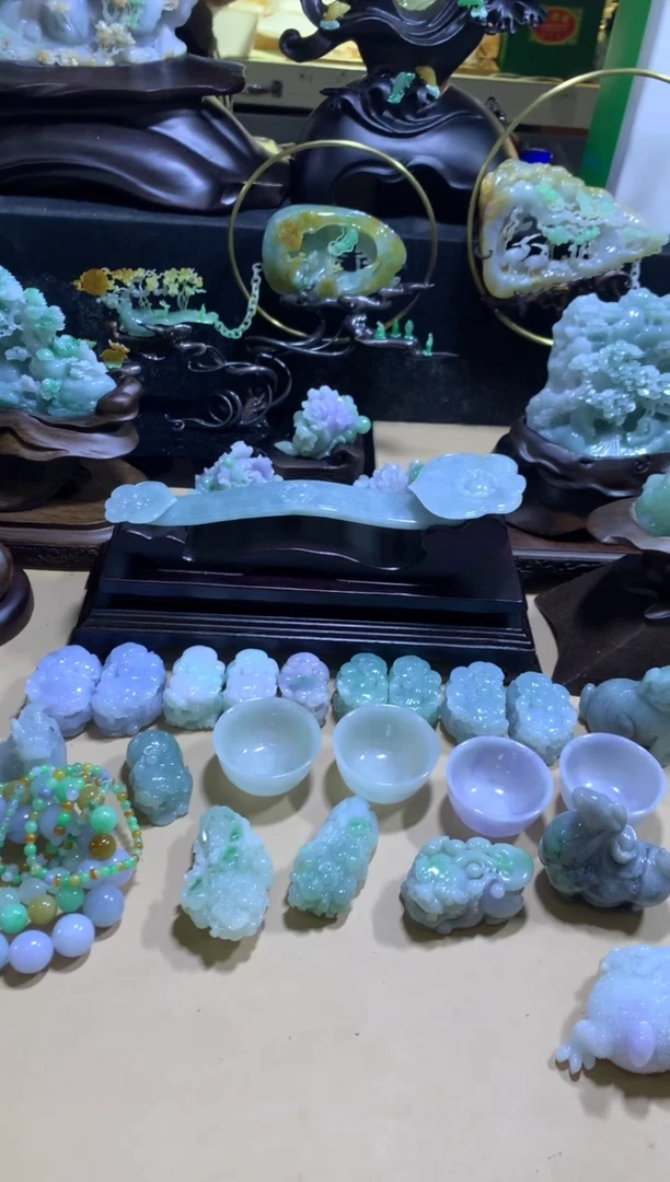 翡翠挂件未镶嵌用****7翡翠摆件