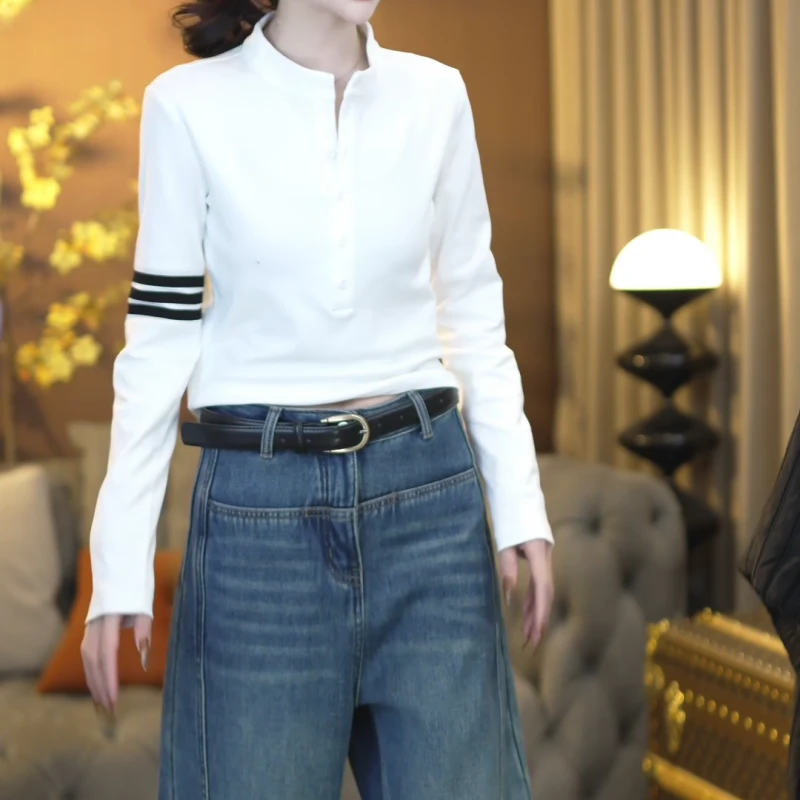 秋冬新款『学院甜妹』设计款针织纽扣三条杠长袖女装T恤LK2501058