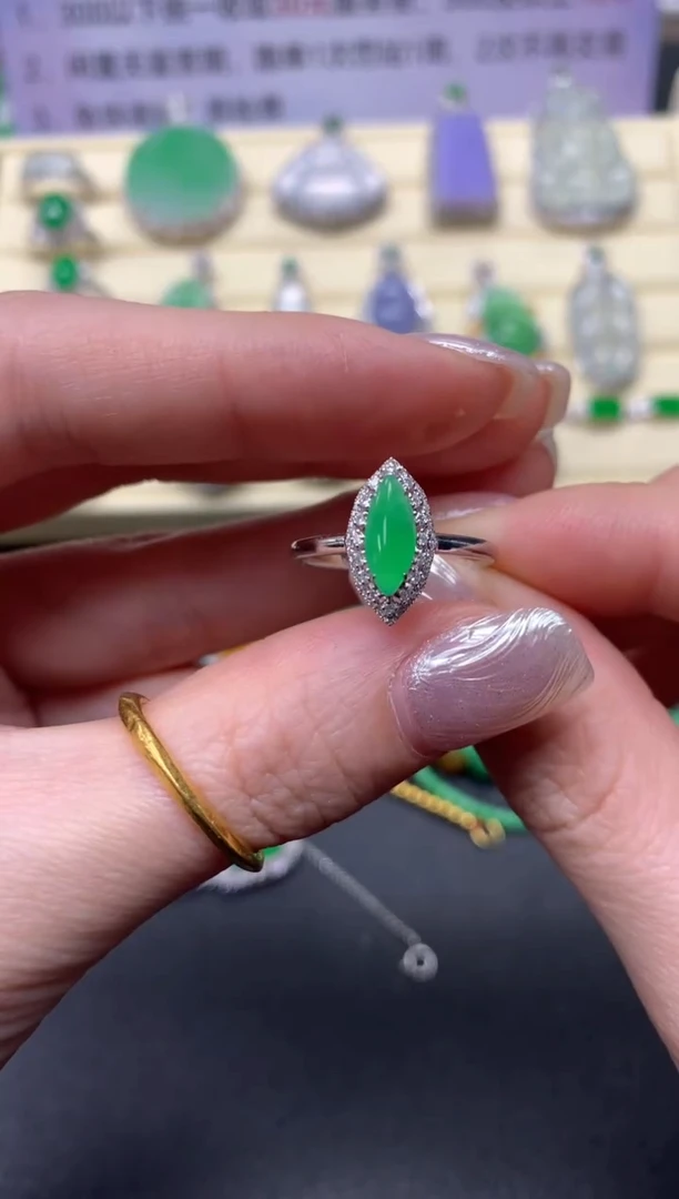 【闪购商品】翡翠戒指18K金镶嵌戒指|3300+330