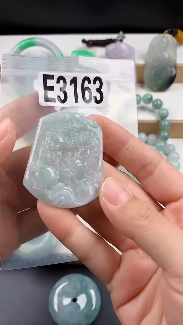 颈饰未镶嵌翡翠天然翡翠吊坠挂件