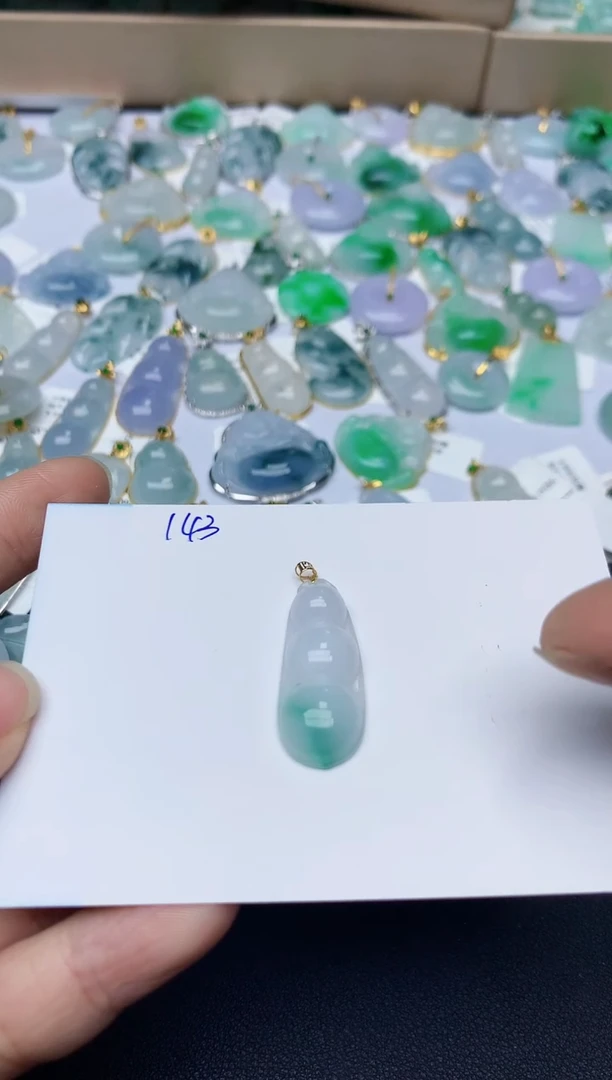 【闪购商品】翡翠颈饰18K金镶嵌天然翡翠A货