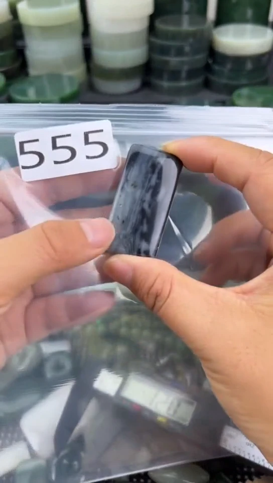 和田玉未镶嵌珠宝半成品牌子