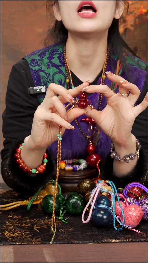 311 --大漆脖挂小葫芦---238