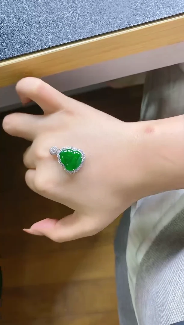 翡翠戒指银S925镶嵌24242