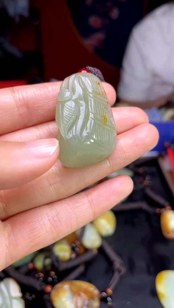 和田玉未镶嵌颈饰1