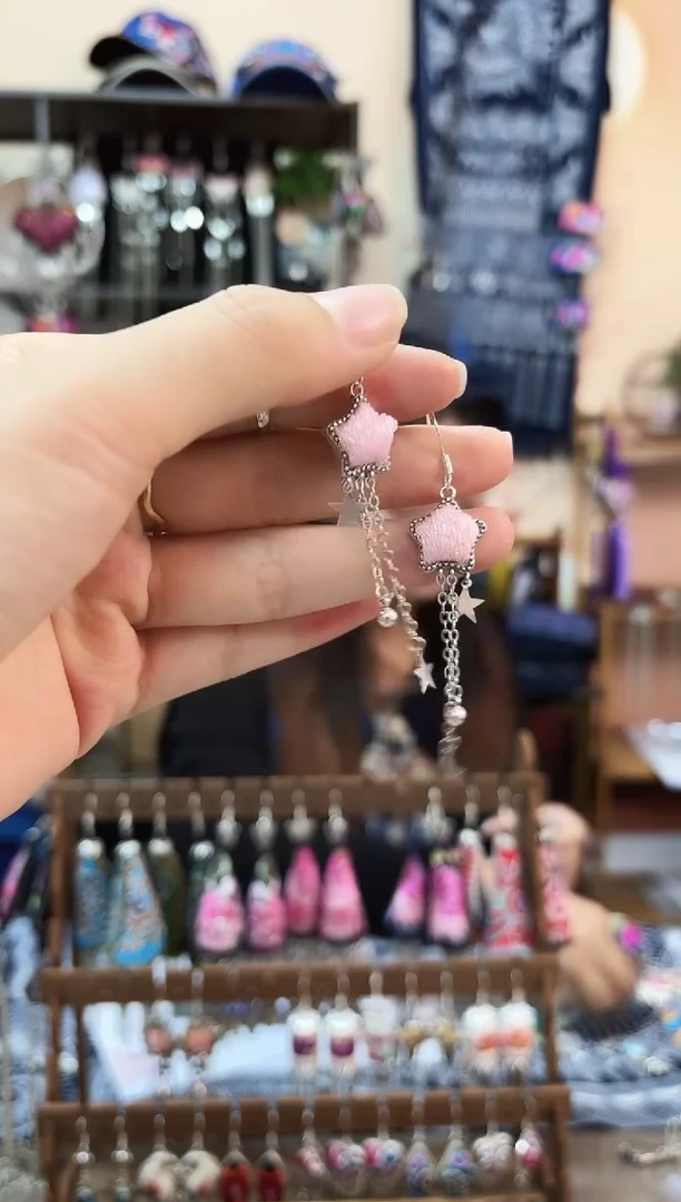 织绣民族风非遗老绣饰品512