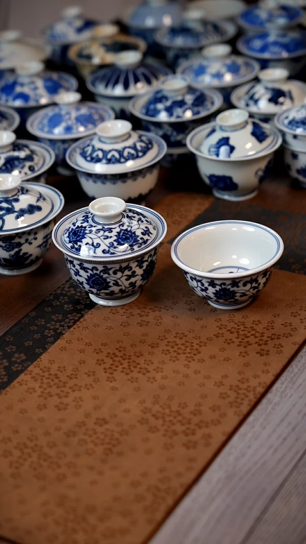 春风缠枝盖碗＋杯11111