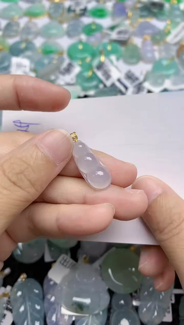 翡翠18K金镶嵌颈饰天然A货翡翠