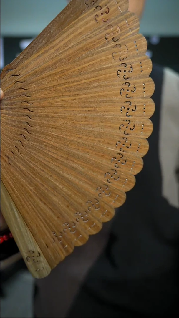 【闪购商品】维腊木（绿檀）手作木制雕刻品