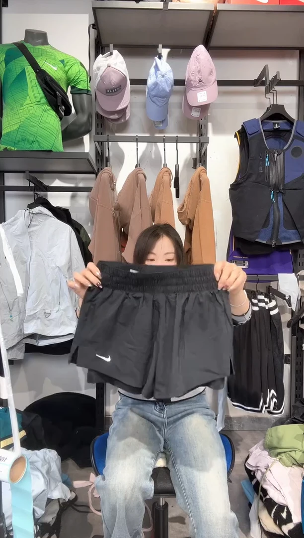 1681   编码 瑕疵款直播间过款为准 尺码