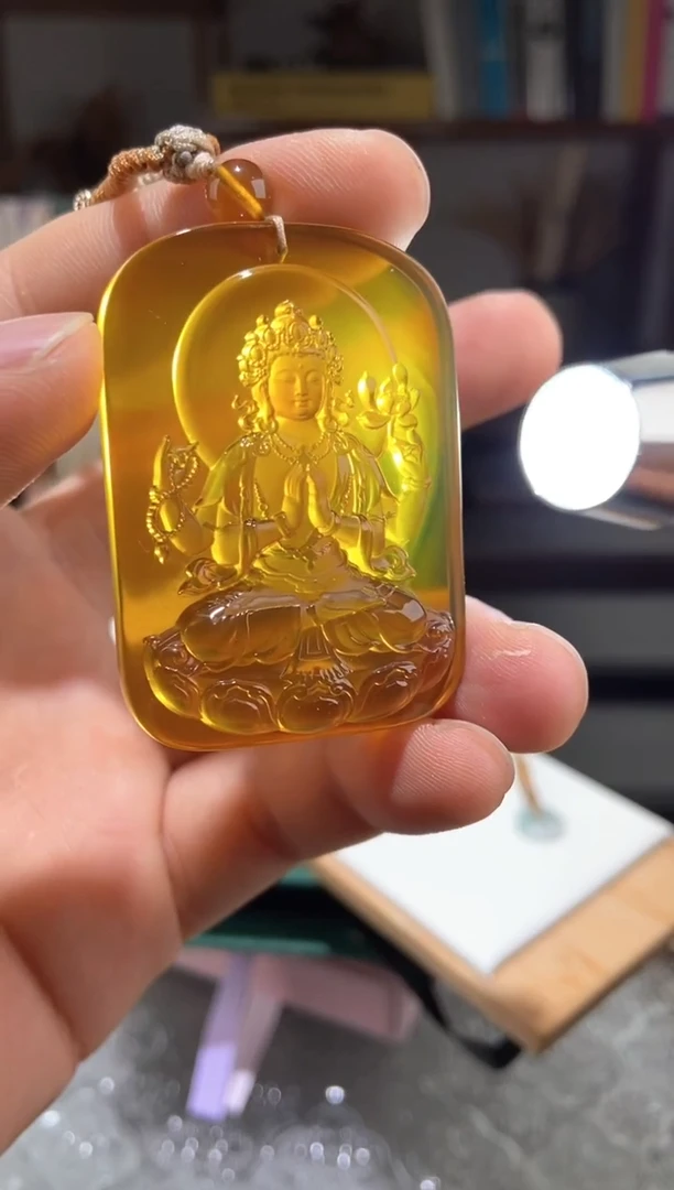 琥珀颈饰未镶嵌金棕珀四臂观音