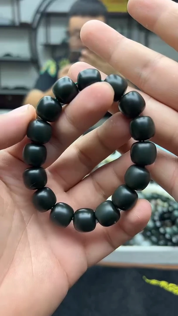 未镶嵌手串和田玉纯天然新疆沙枣青14军绿