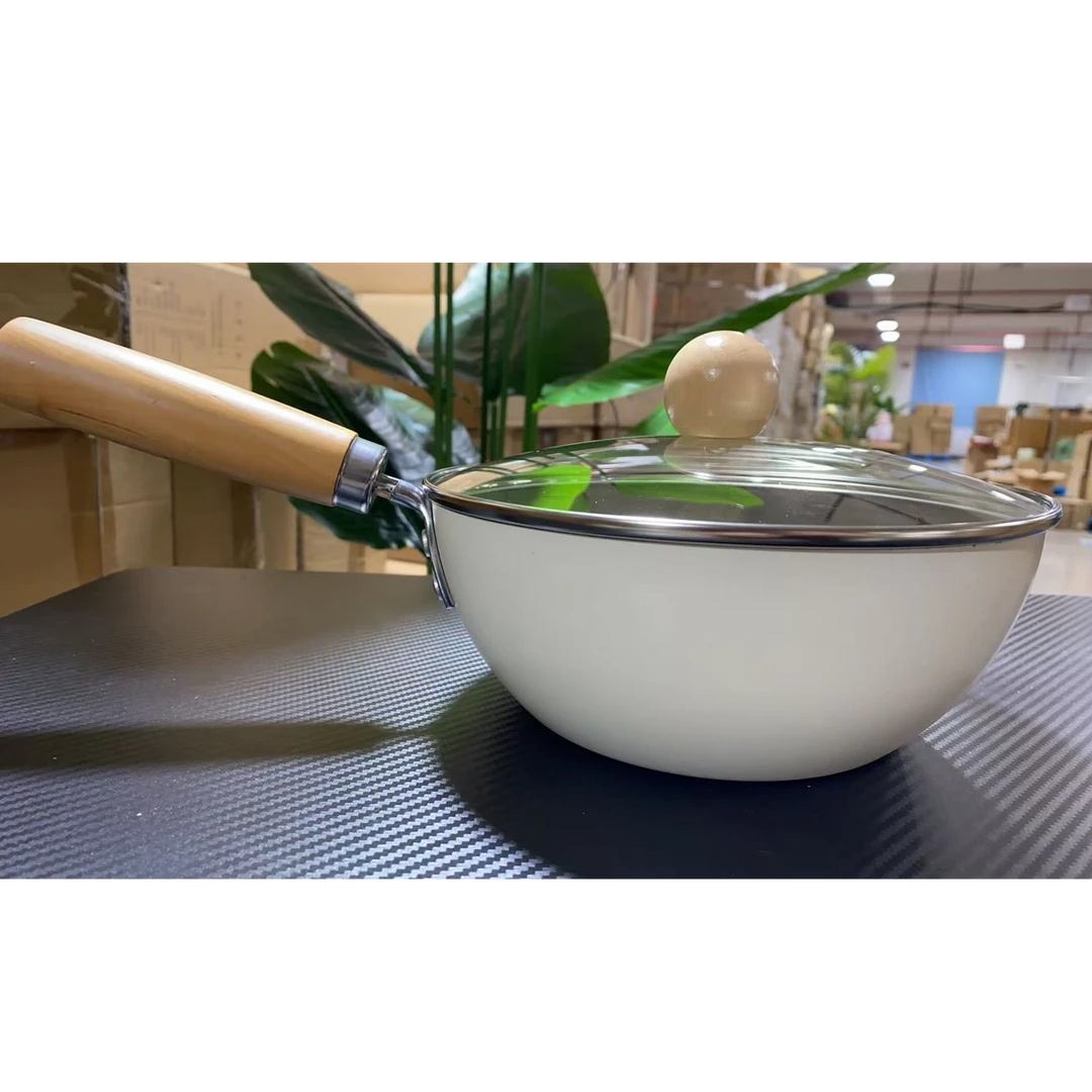 陶瓷釉覆钛小奶锅