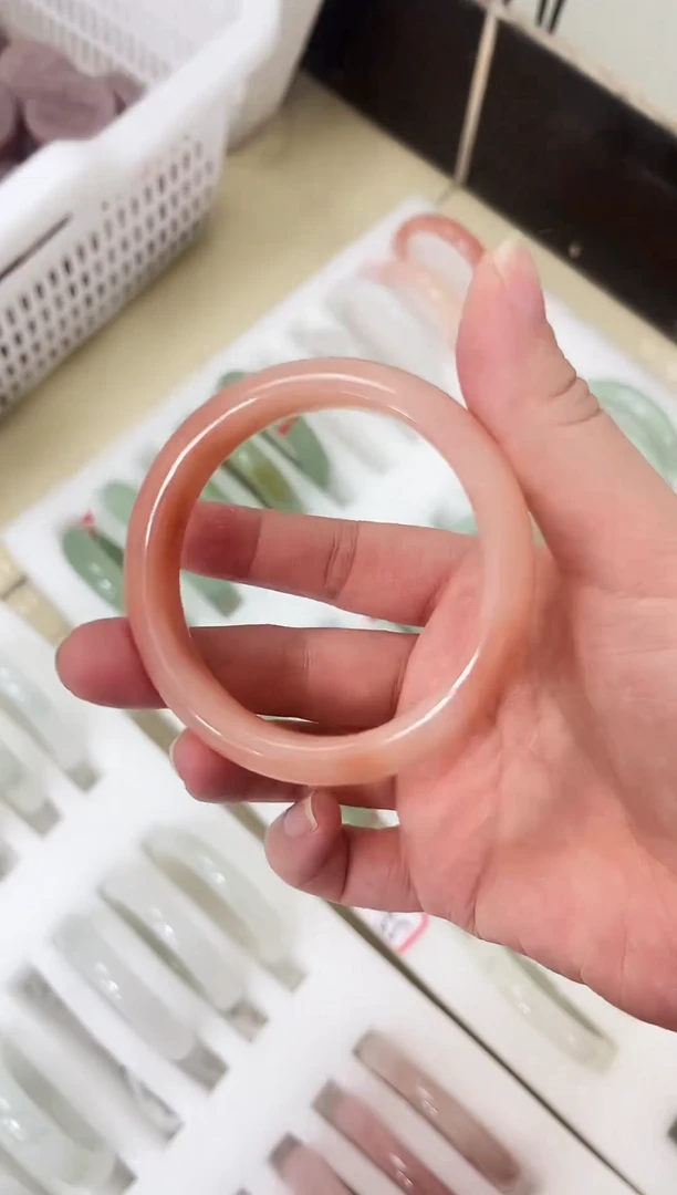 未镶嵌手镯石英质玉18-54