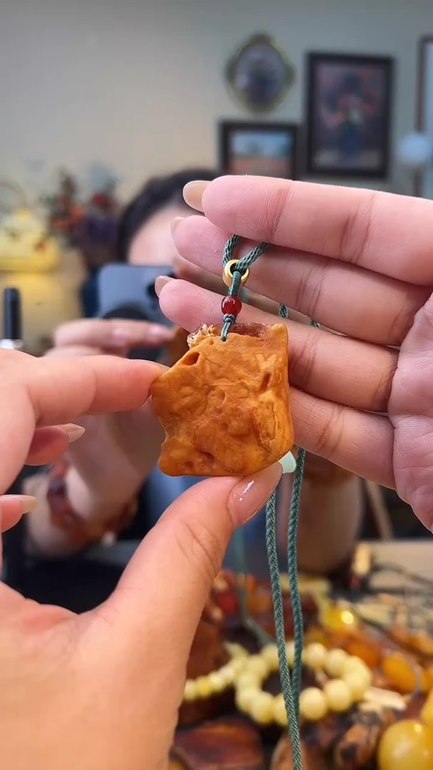 琥珀颈饰未镶嵌吊坠