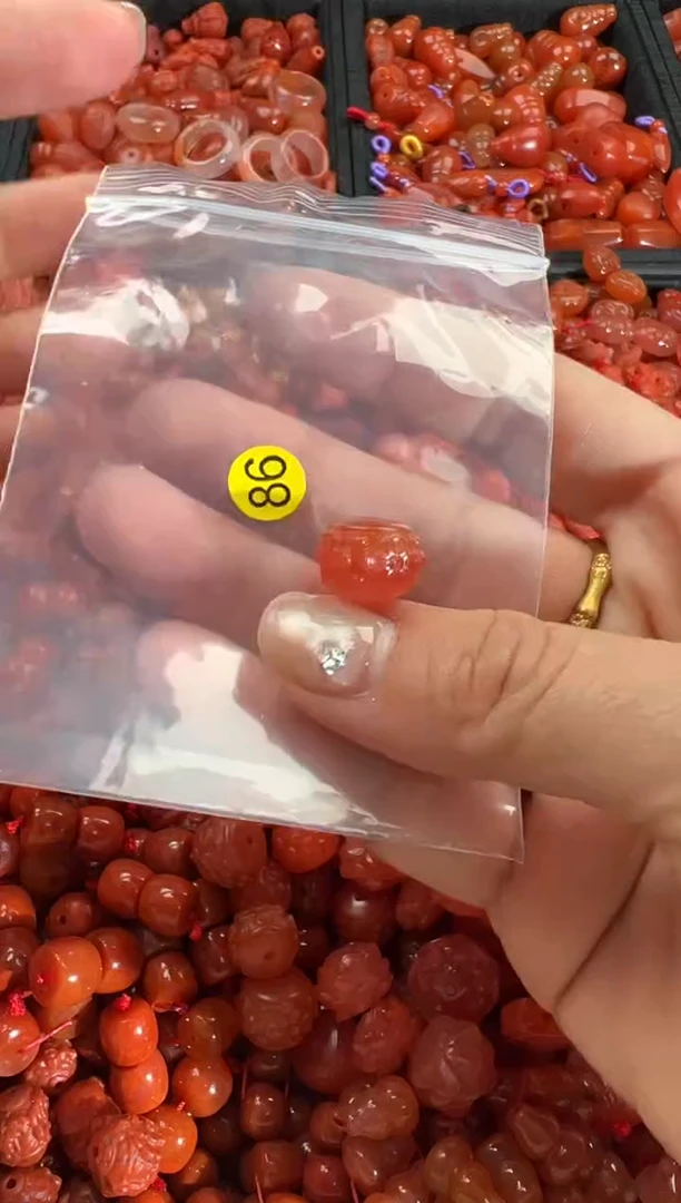 【闪购商品】南红玛瑙颈饰未镶嵌1