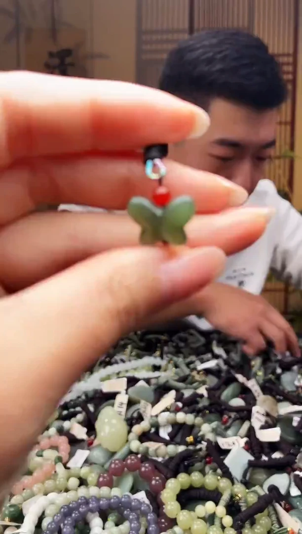 颈饰未镶嵌和田玉多样性发货，拍一发一