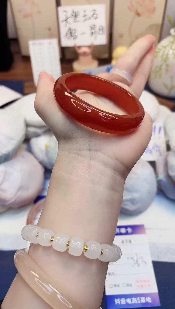 【闪购商品】石英质玉手镯未镶嵌478-玛瑙-圈口56