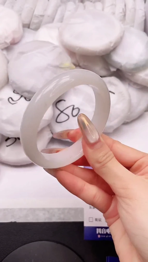 【闪购商品】石英质玉手镯未镶嵌4K37-60