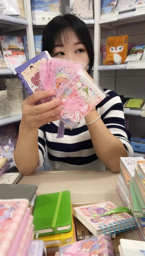 100K流苏工艺线圈本  6.8元10本