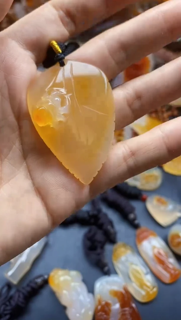 玛瑙/玉髓挂件未镶嵌圆*?ll