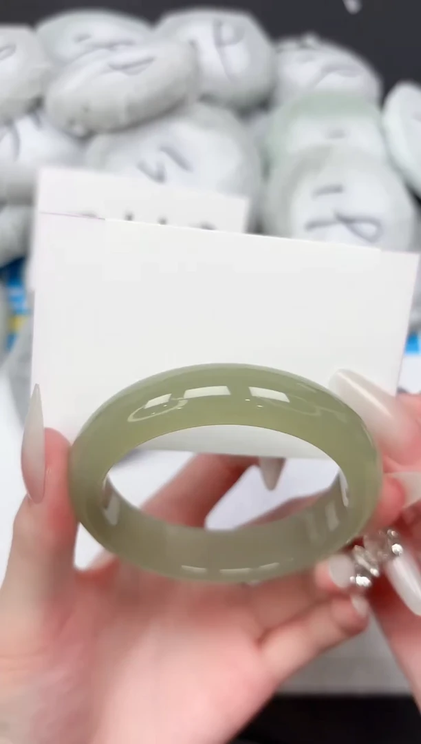 未镶嵌手镯石英质玉369-56