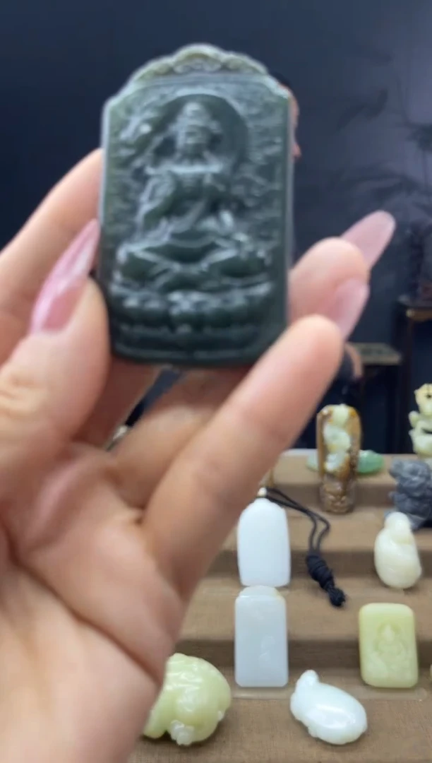 颈饰未镶嵌和田玉1