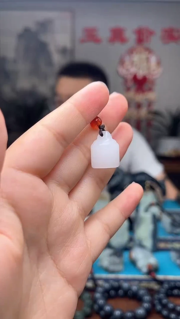 石英质玉未镶嵌颈饰1