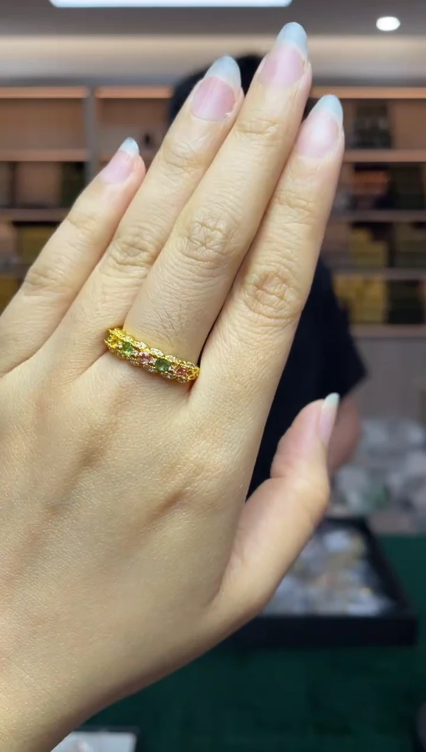 ·未镶嵌碧玺多样性发一件