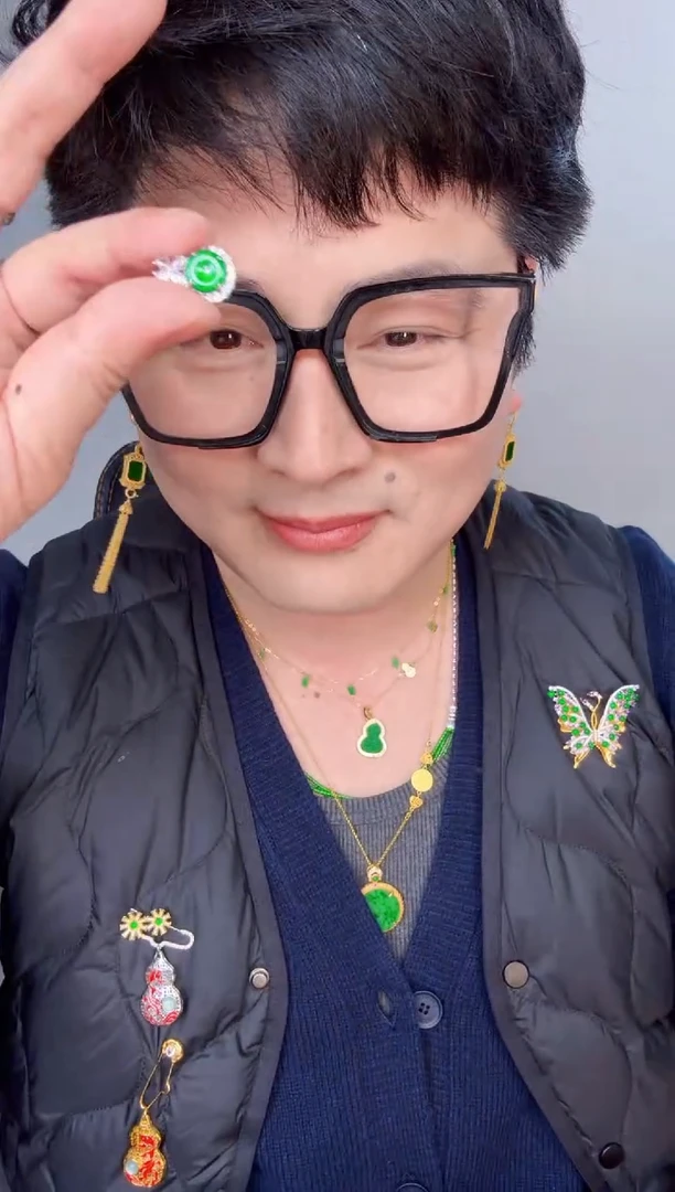 【闪购商品】翡翠颈饰未镶嵌一件