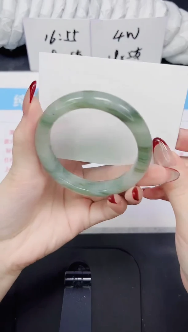 【闪购商品】石英质玉手镯未镶嵌328