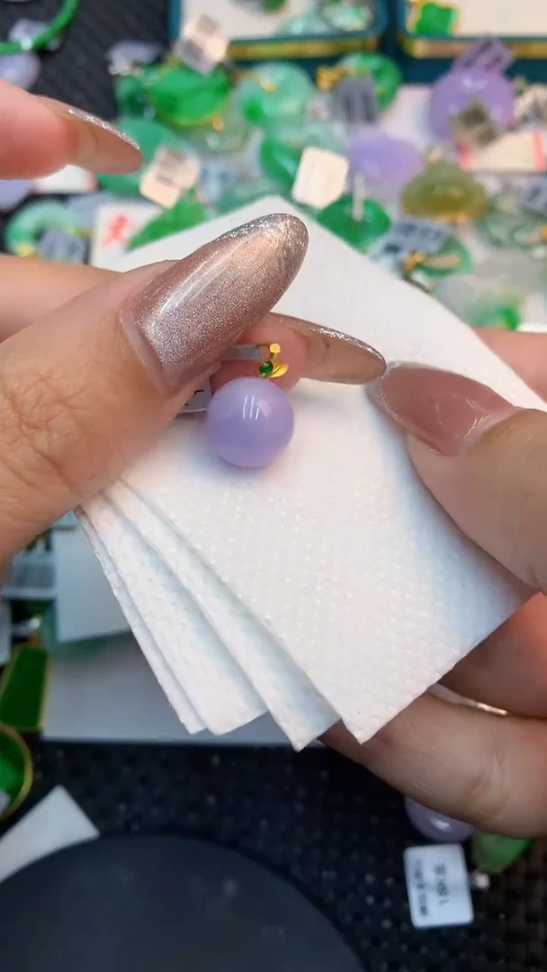 颈饰18K金镶嵌翡翠1