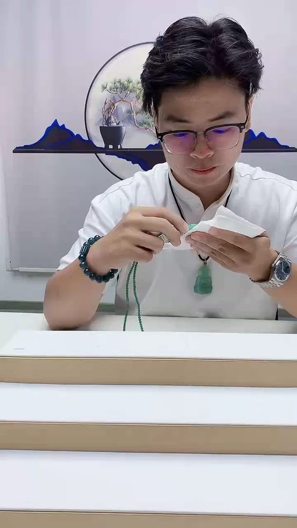 未镶嵌定制翡翠❤****️4688zm-毛货挂件