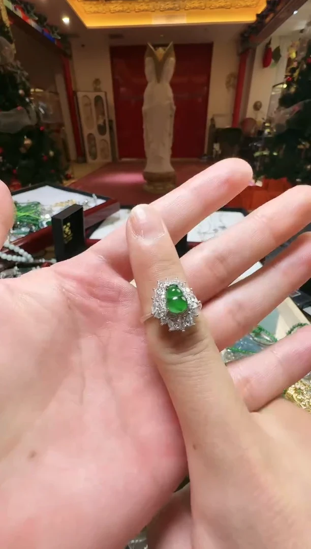 【闪购商品】翡翠吊坠(不含链)未镶嵌翡翠
