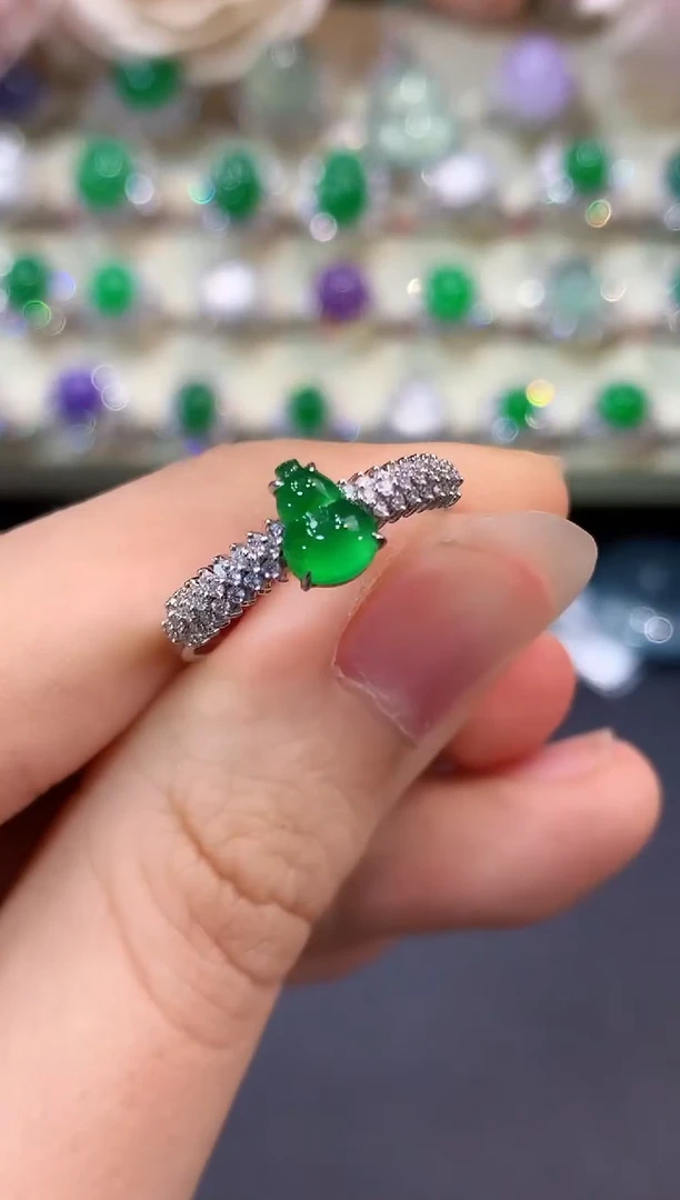 18K金镶嵌戒指翡翠B189