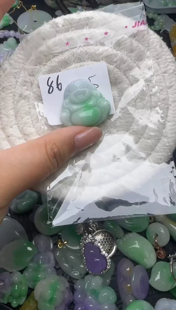 颈饰未镶嵌翡翠缅甸翡翠吊坠