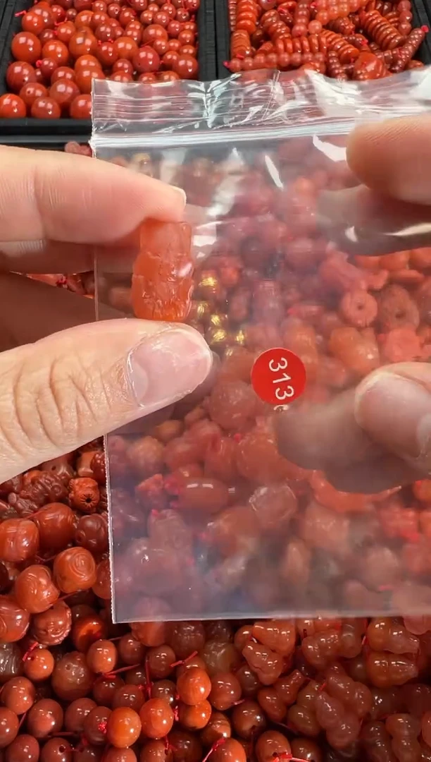 【闪购商品】南红玛瑙颈饰未镶嵌1