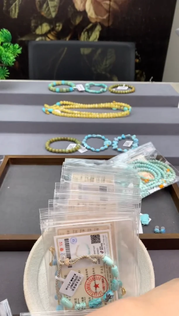 18K金镶嵌绿松石手串Q180