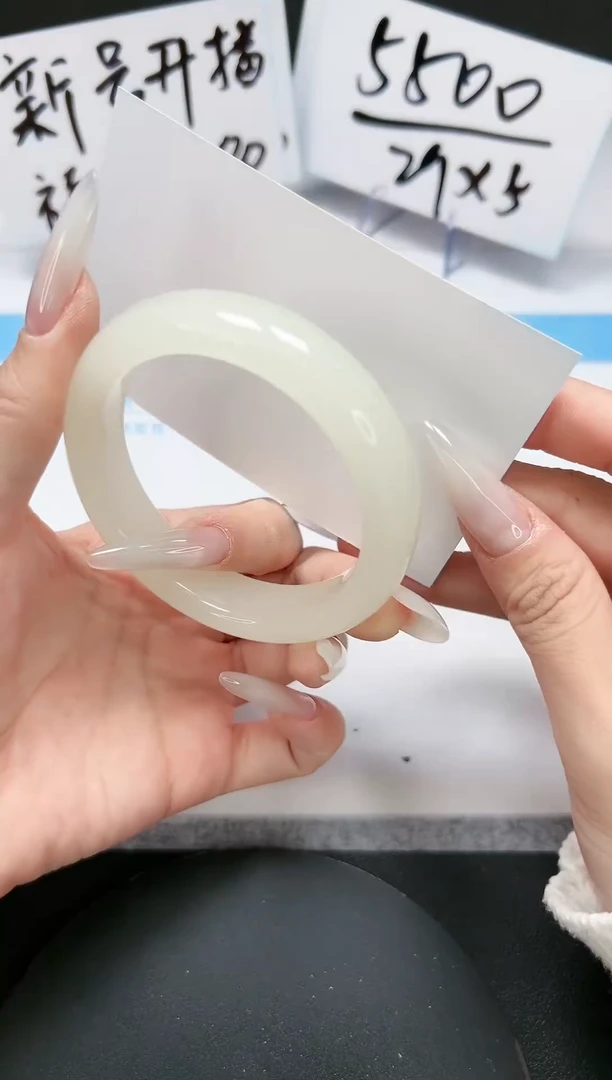 【闪购商品】石英质玉手镯未镶嵌A139-53-55