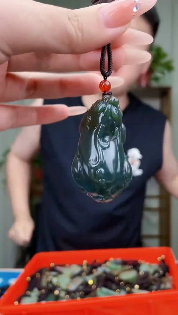 和田玉未镶嵌挂件拍一发一，多样性发货！