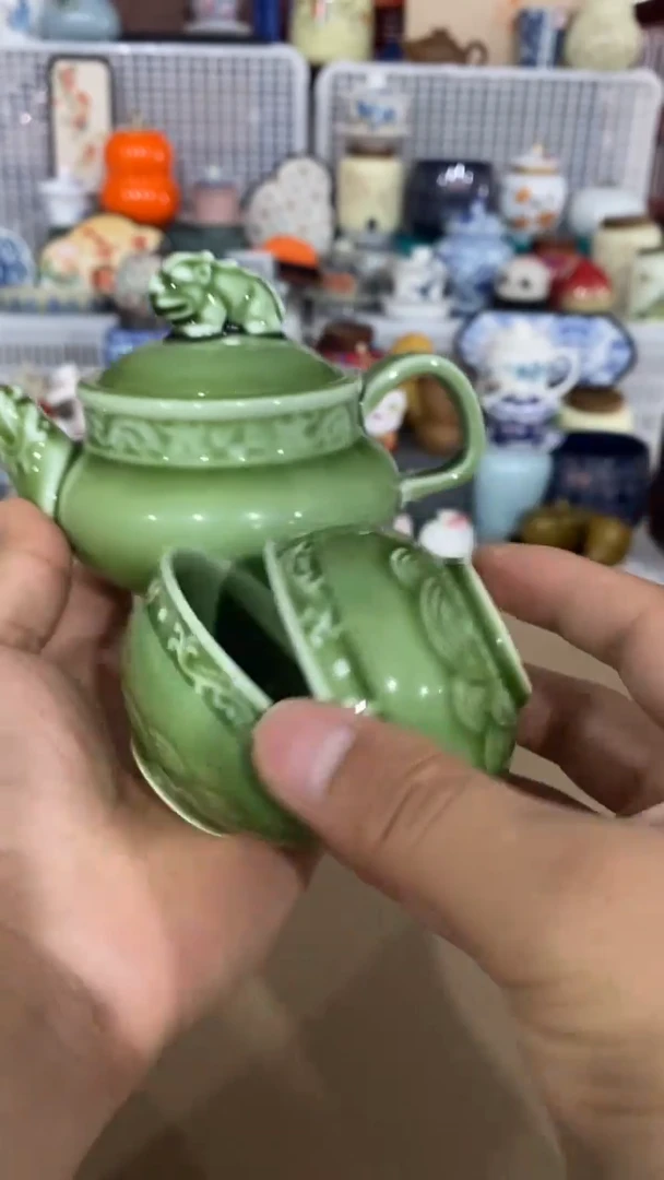 瓷片貔貅一壶带两杯