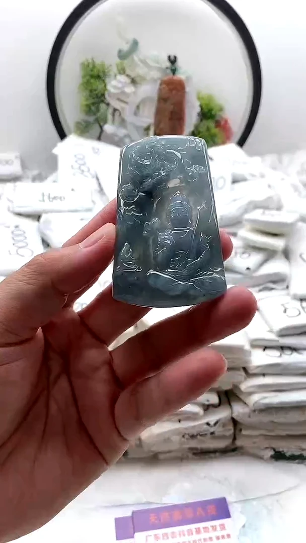 颈饰未镶嵌翡翠虚空藏